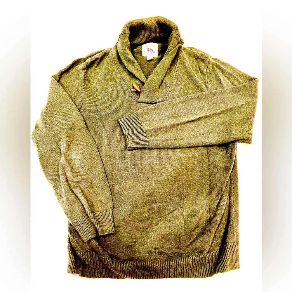 Dark hunter, green, classic Cowell neck sweater looks brand new.